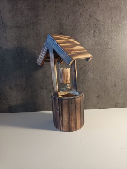 Puits décoratif en bois pour jardin