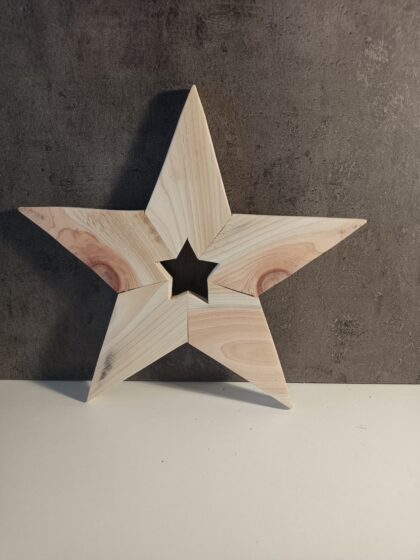 Étoile en bois décorative pour la table