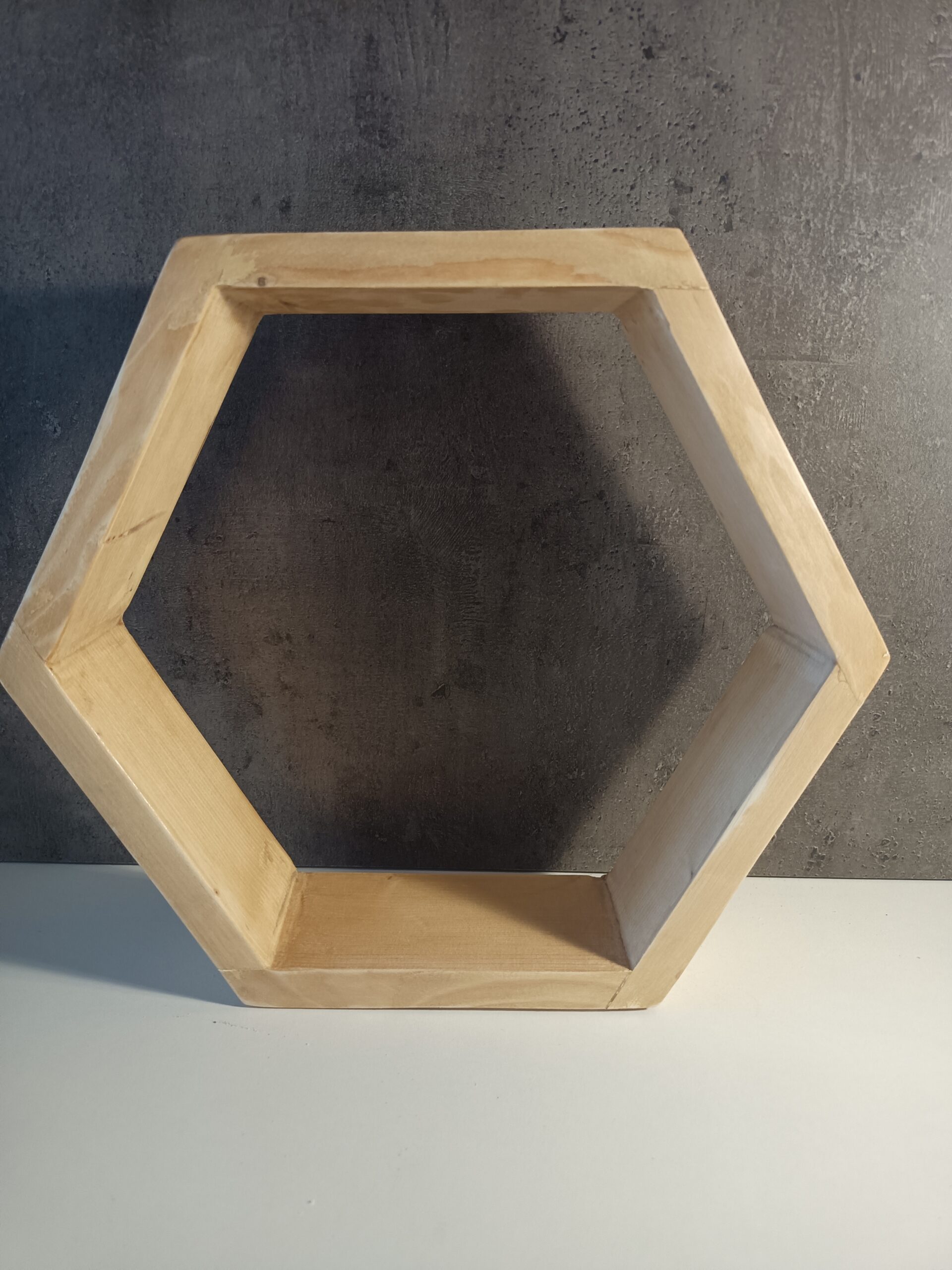 Étagère murale hexagonale en bois