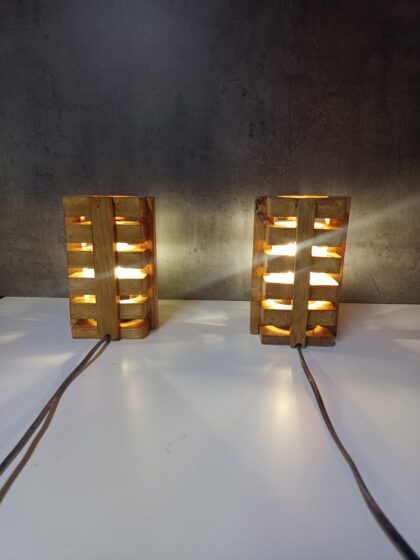 Paire de lampes de chevet en bois
