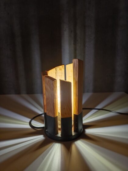Petite lampe d’ambiance en bois à poser